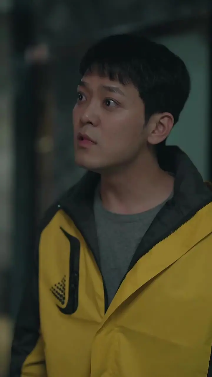 《女帝的贴身总管》：权力游戏背后的温情告白，当霸道女帝遇上忠诚守护者